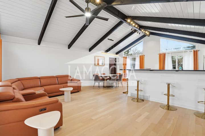 Luxury Getaway On Cape Cod - Falmouth, MA