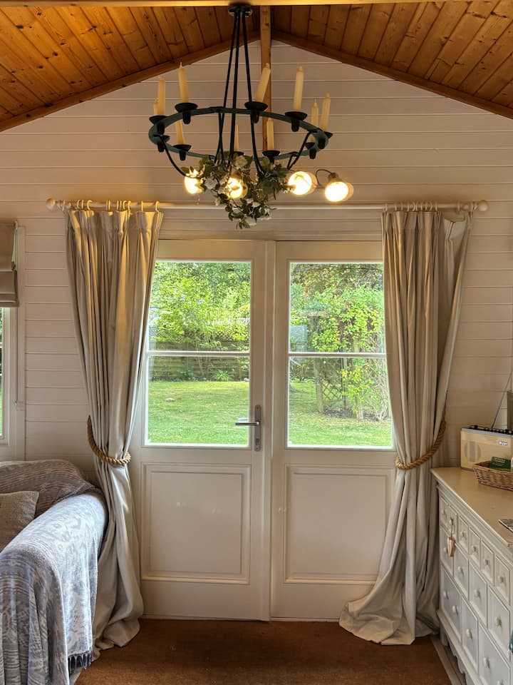 Beautiful Peaceful Lodge - The Perfect Retreat - Cotswolds