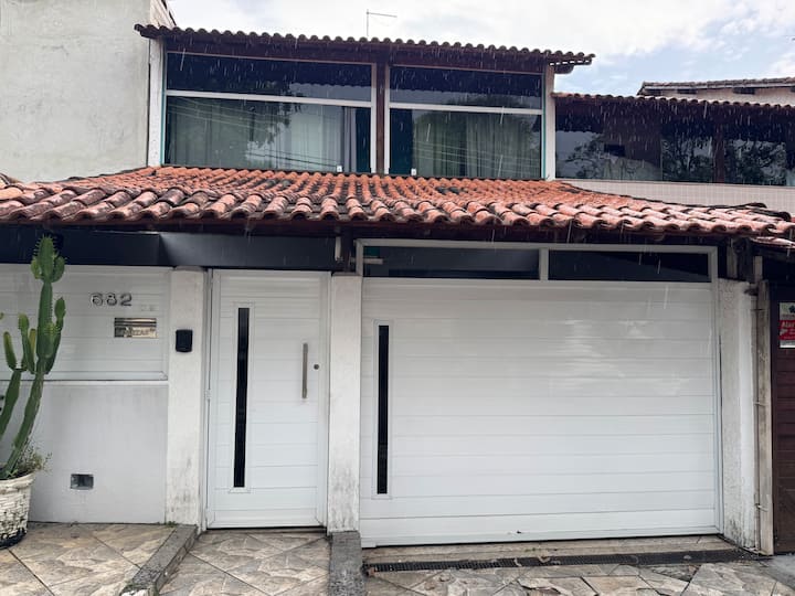 Casa 3 Quartos Com Garagem Para 2 Carros - Rio de Janeiro