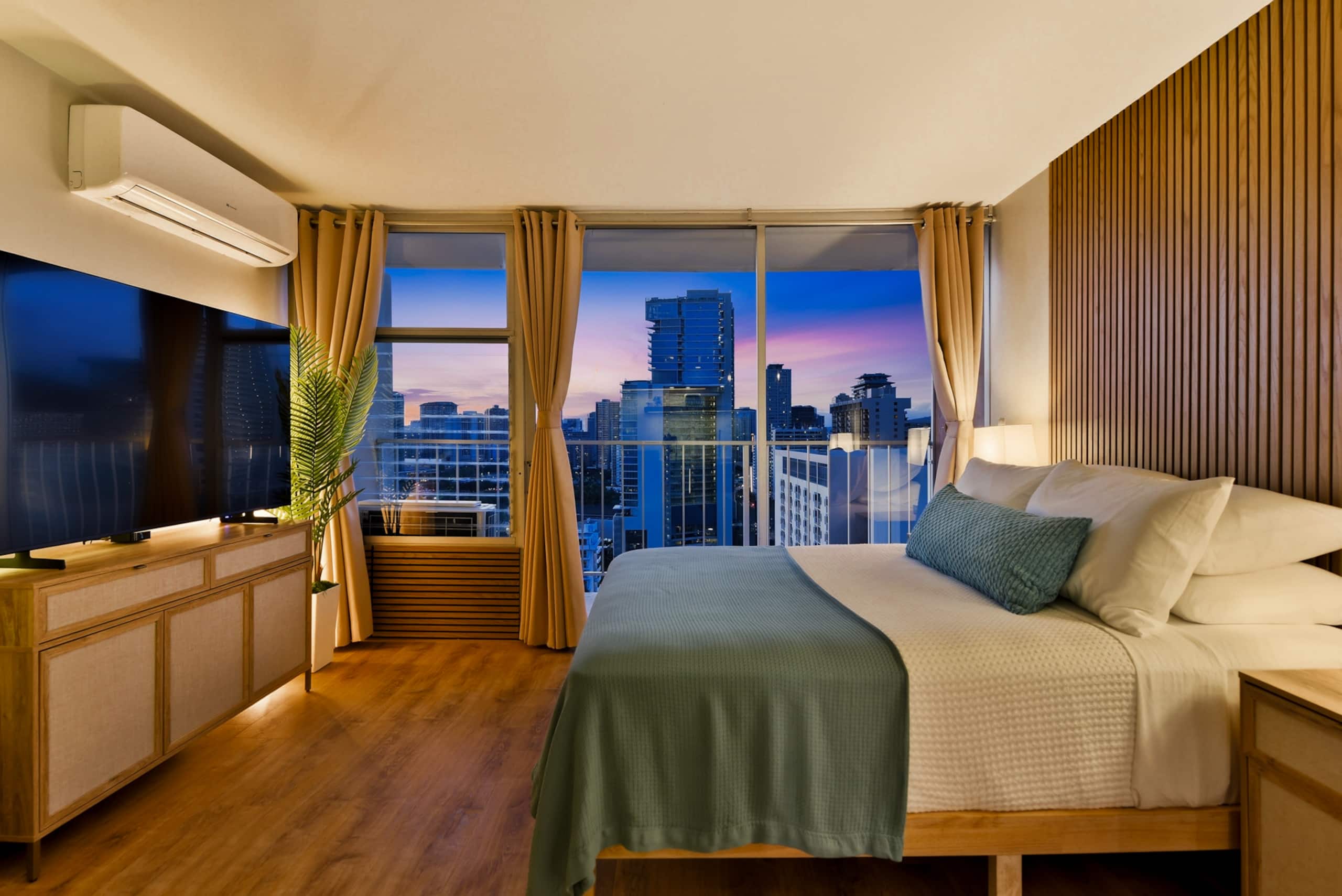 Luxury Retro Waikiki Condo ​w/​F​REE Parking - Image 17