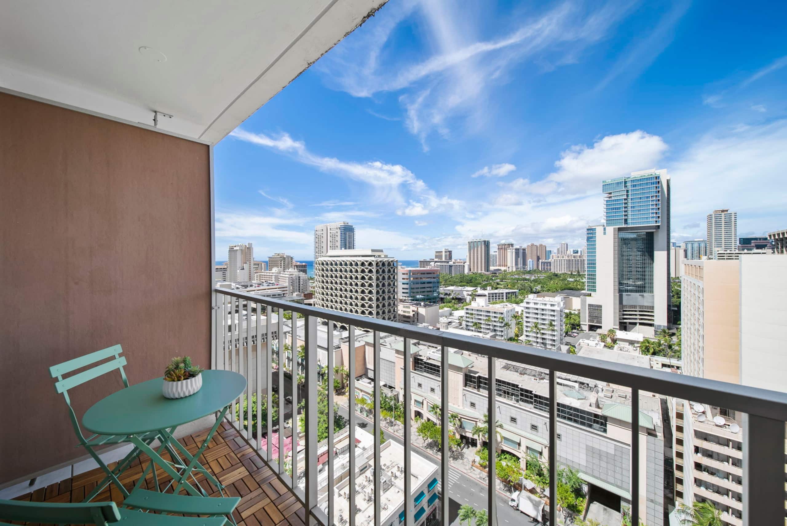 Luxury Retro Waikiki Condo ​w/​F​REE Parking - Image 21