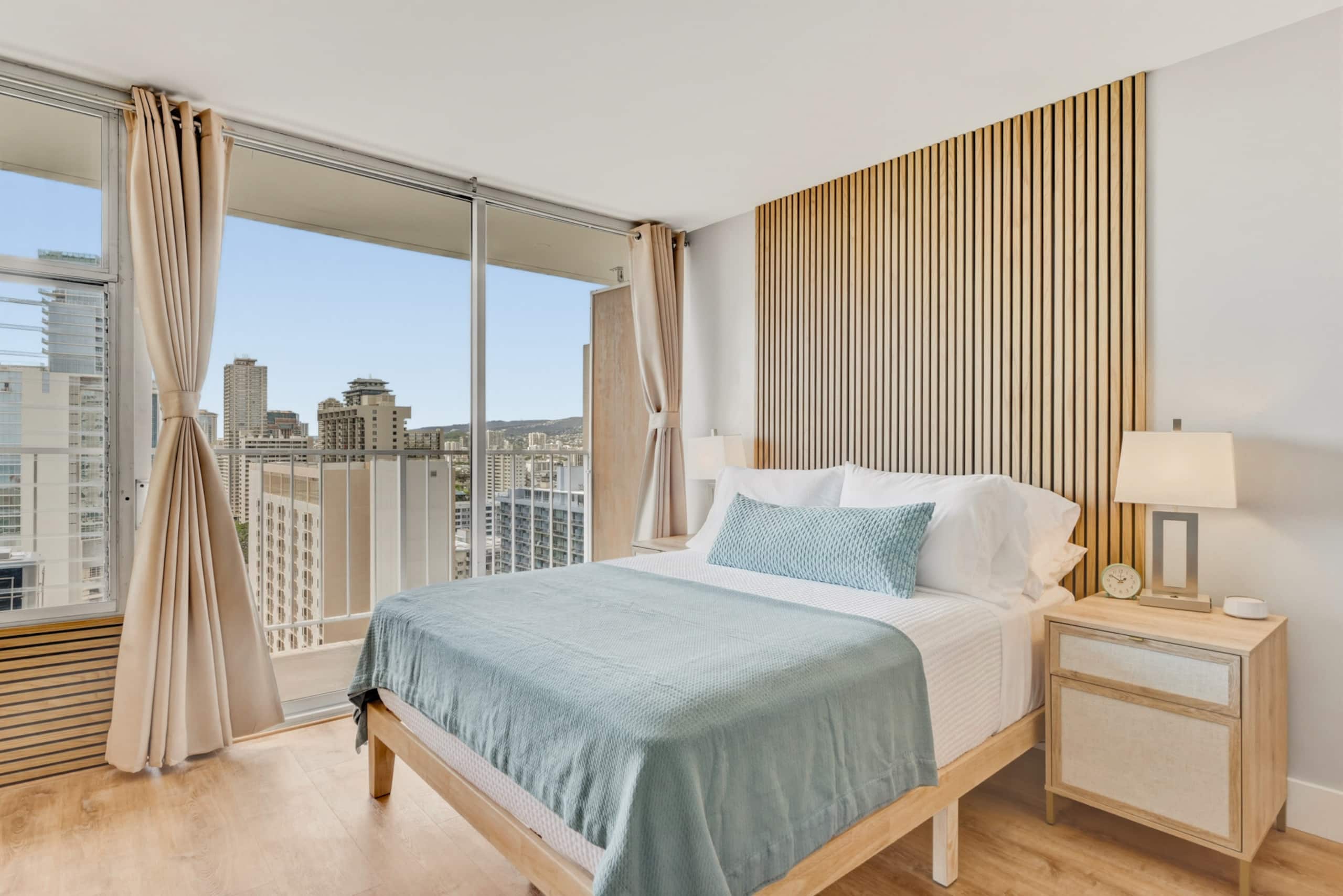 Luxury Retro Waikiki Condo ​w/​F​REE Parking - Image 13