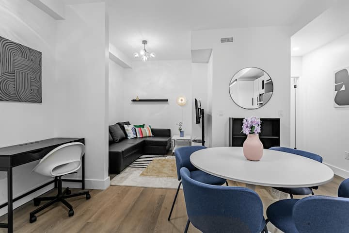 Modern 1br + 2bath | High Parkswansea | West To - Toronto