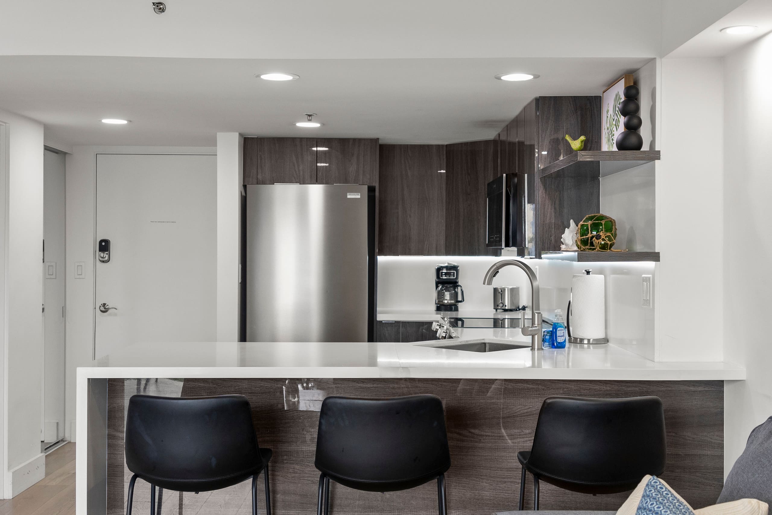 439 Luxury Unit W/Ocean View - Image 3