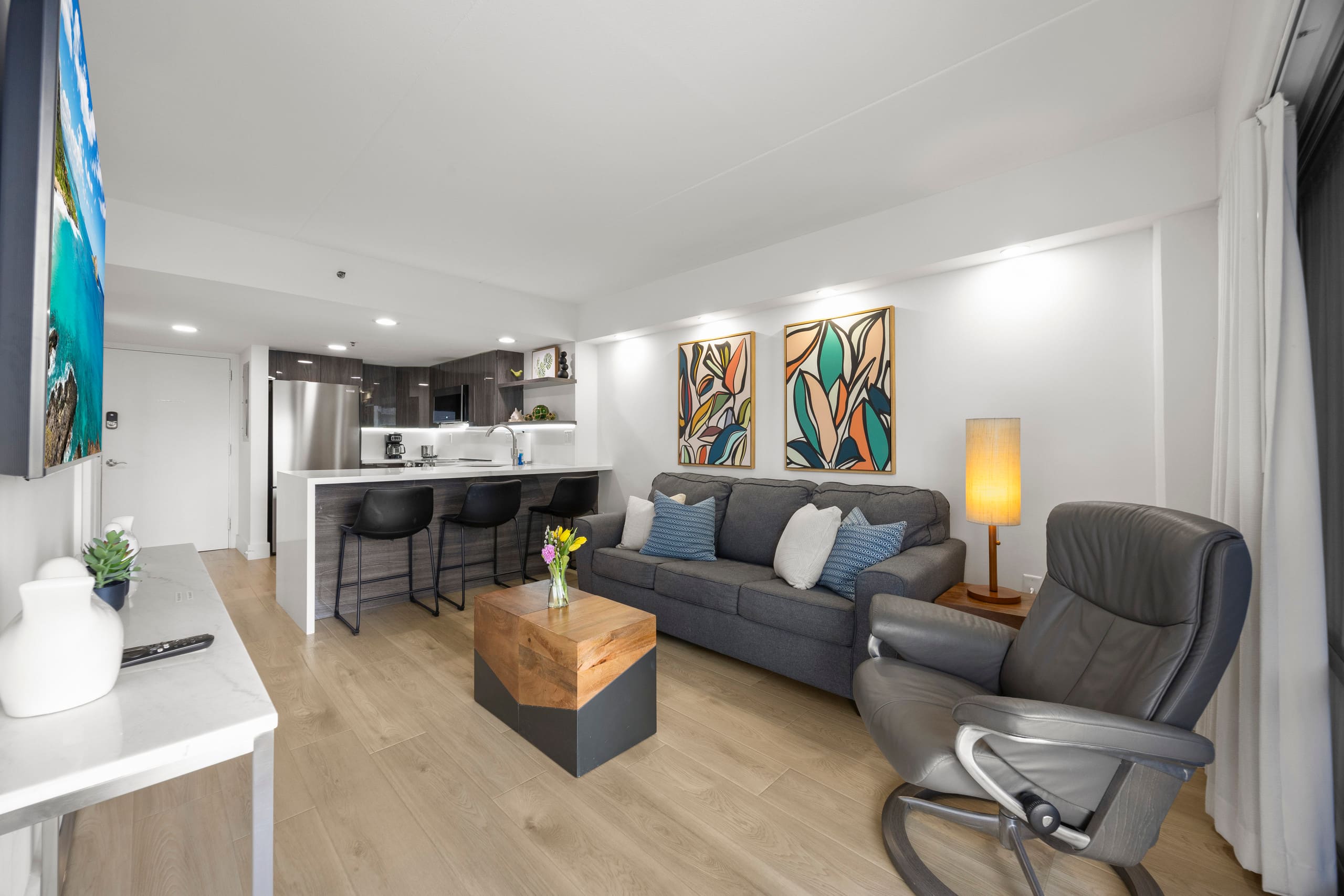439 Luxury Unit W/Ocean View - Image 2