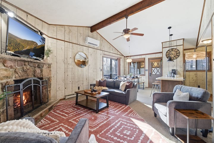 New*pet-friendly Cabin W/ Lake Community Amenities - 莫斯科