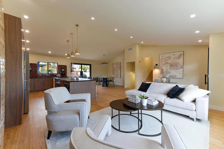 Old Town | Pickleball • Pool • Spa • Putt