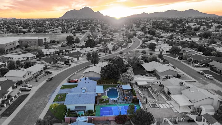 Old Town | Pickleball • Pool • Spa • Putt