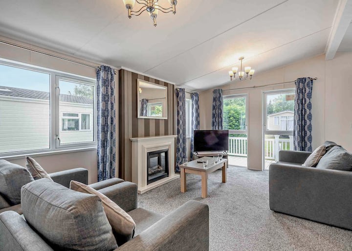 Deluxe 3 Lodge, Slps 6, Parking, Ensuite & Decking - Great Yarmouth