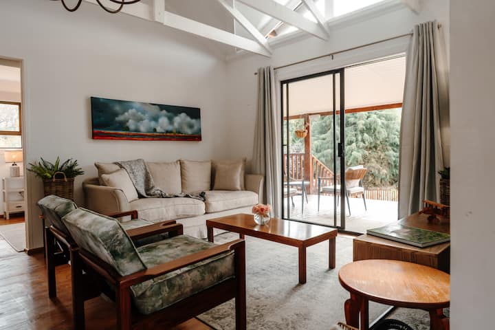Modern Retreat|mountain Views|walk To Town - Clarens
