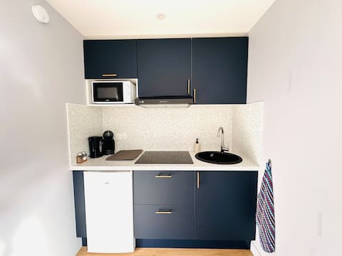 Popular Airbnb listing: Designer & elegant studio - Le Mans Station/Center-Wifi in Le Mans