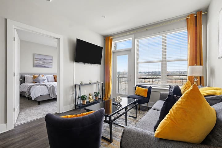 Luxe Noda Oasis•king Bed•city View Balcony - Charlotte, NC