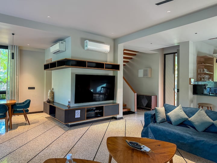 Living room image 4