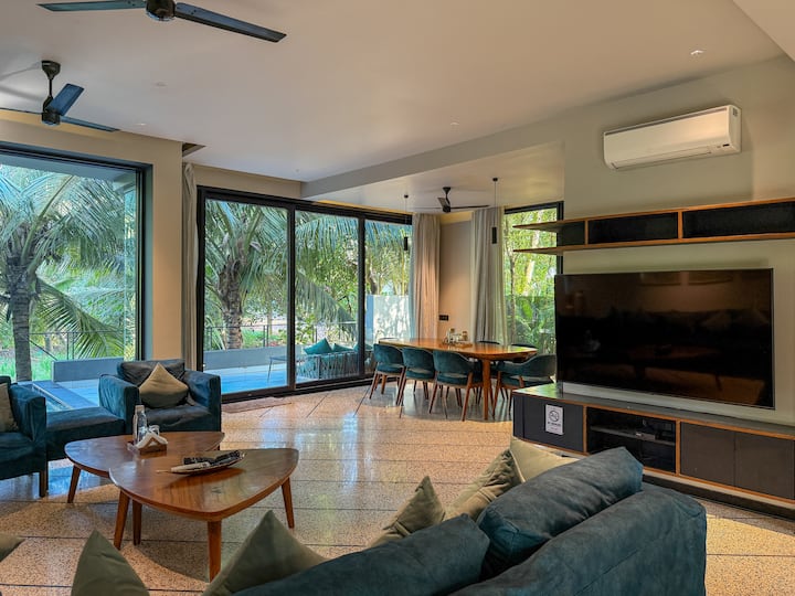Living room image 3