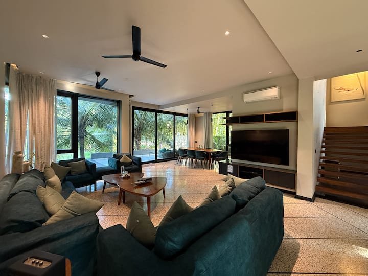 Living room image 1