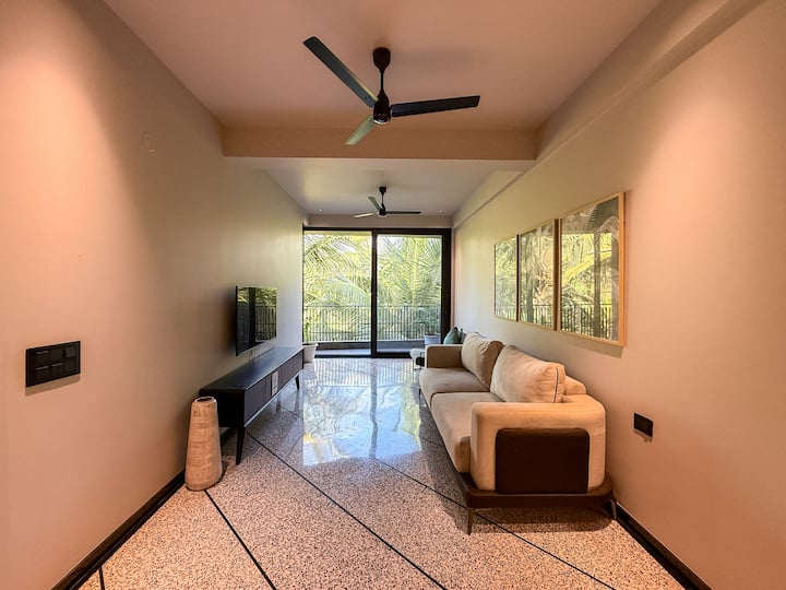 Living room image 5