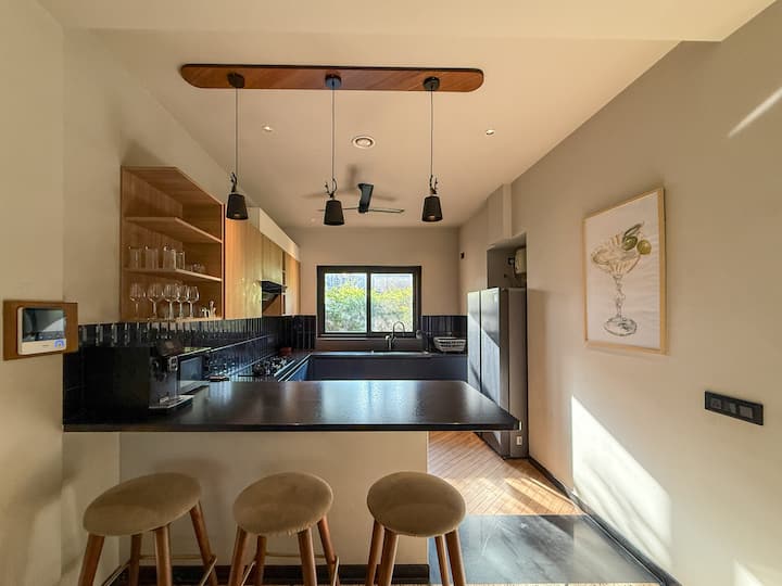 Full kitchen image 4