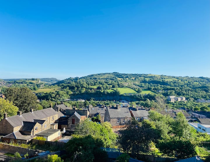 Spacious Loft Apartment With Far Reaching Views. - Matlock