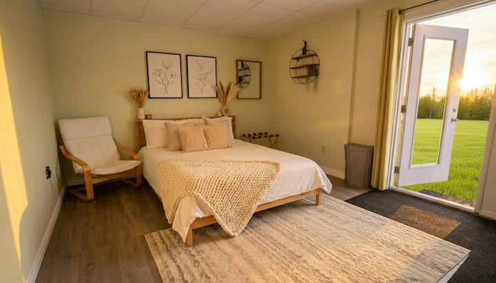 Beekeeper's room with a walk out to the garden and forest