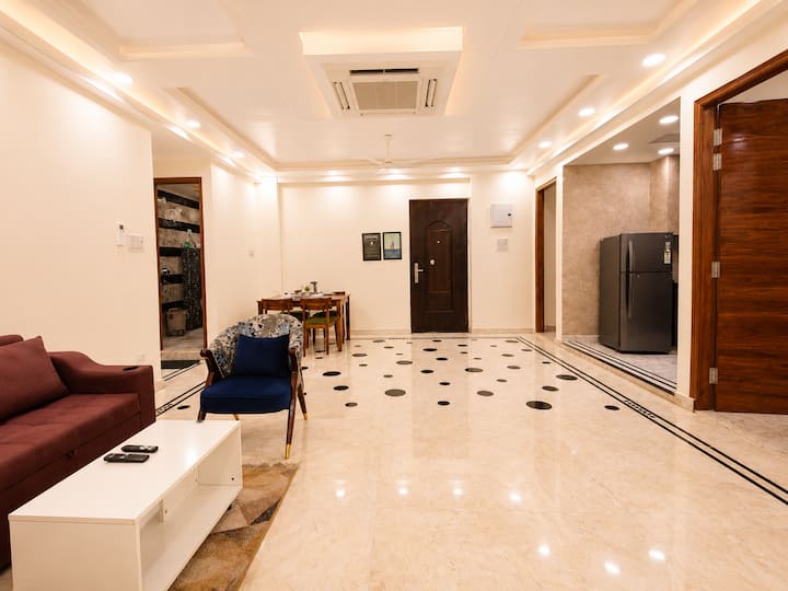 Homlee Parampara 4bhk-central Del-lift-parking - Delhi, India