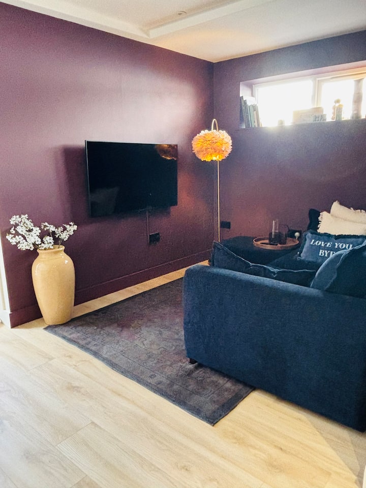Welcome To Your Stylish Cardiff Hideaway. - Cardiff