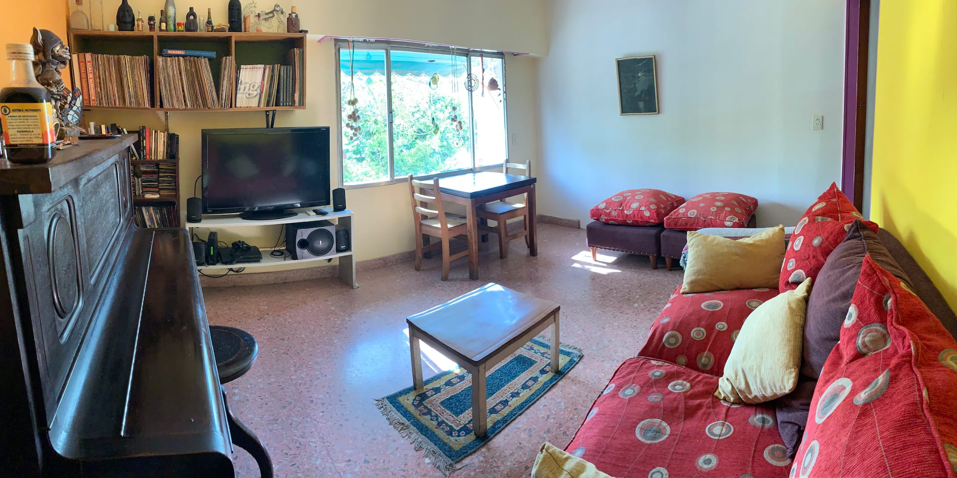 Private, quiet room close to UBA