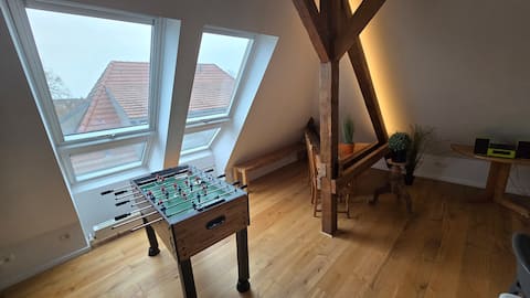Top performing Airbnb: Charming top-floor apartment: new, close to the center & in the countryside in Wilmersdorf