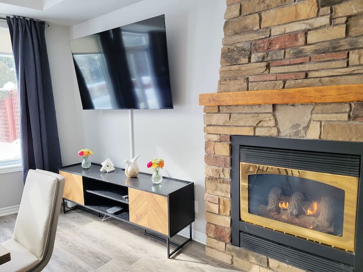 Ski Chalet W/ Hot Tub & Mountain Views - Town Of The Blue Mountains