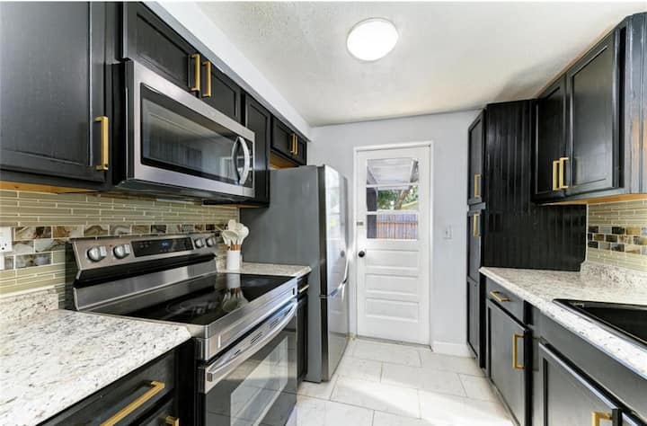 Charming Home In The Heart Of Sarasota - Sarasota, FL