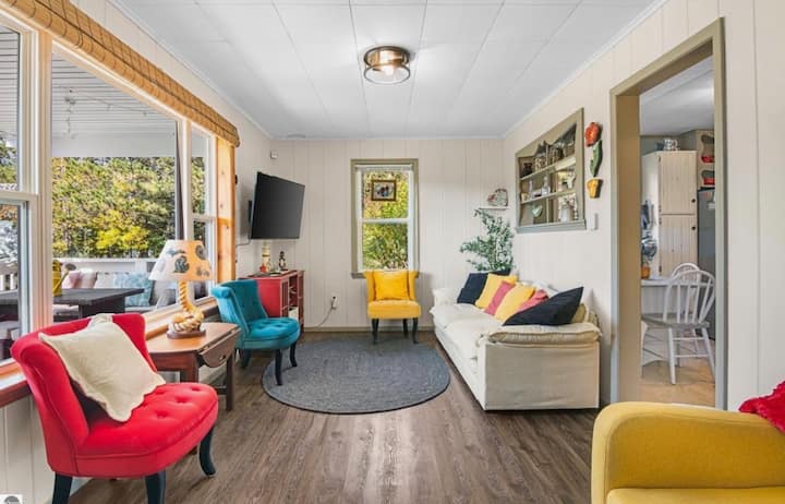 Cozy Cottage By Betsie Bay (New Owners) - Frankfort, MI