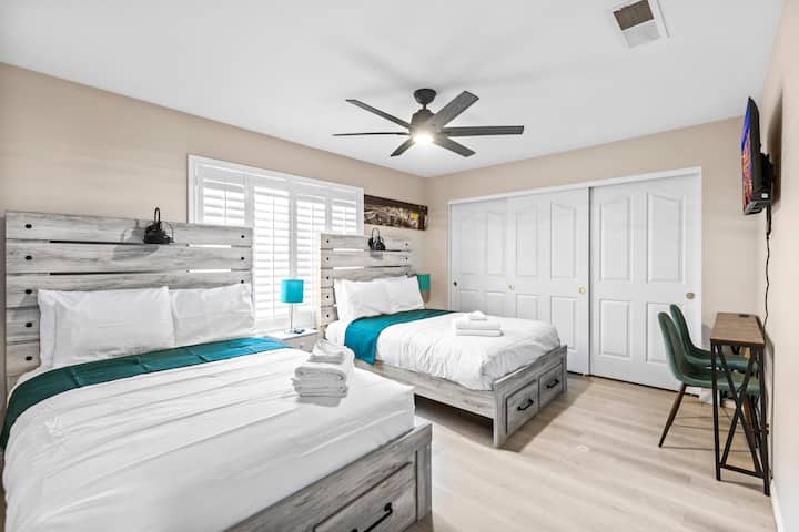 Bedroom #5 - 2x Full Beds - Upstairs