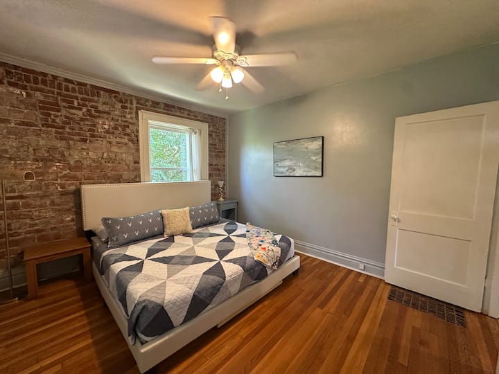 Kingbed Apt By Botanical Garden And Attractions - Saint-Louis, MO