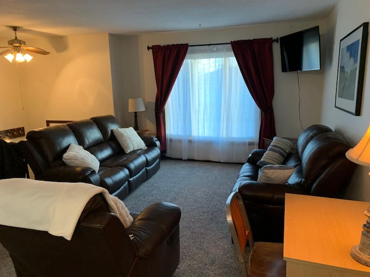 Cozy, Fully Renovated Home In Dsm, Close To I-235 - Altoona, IA