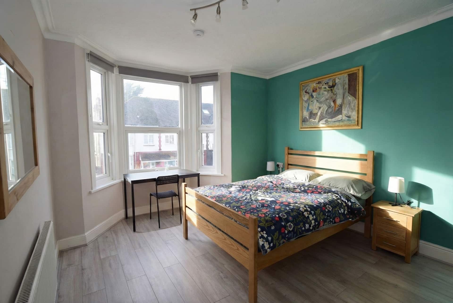 Large 2 Bed in Wembley Central with Parking & View