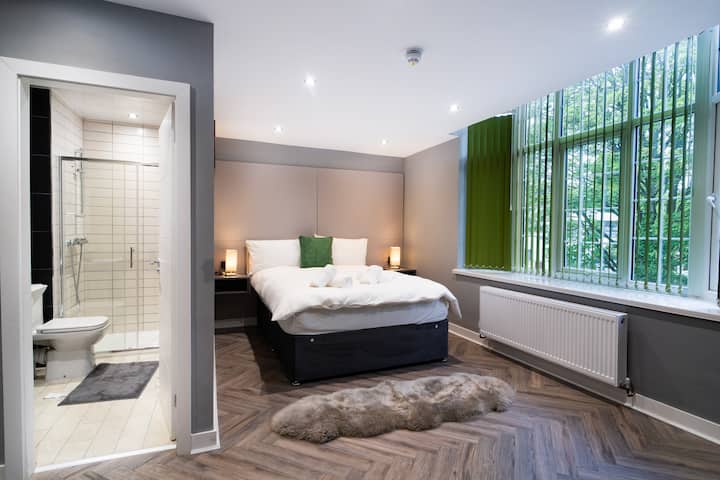 Deluxe Double Room With Shower - Birmingham