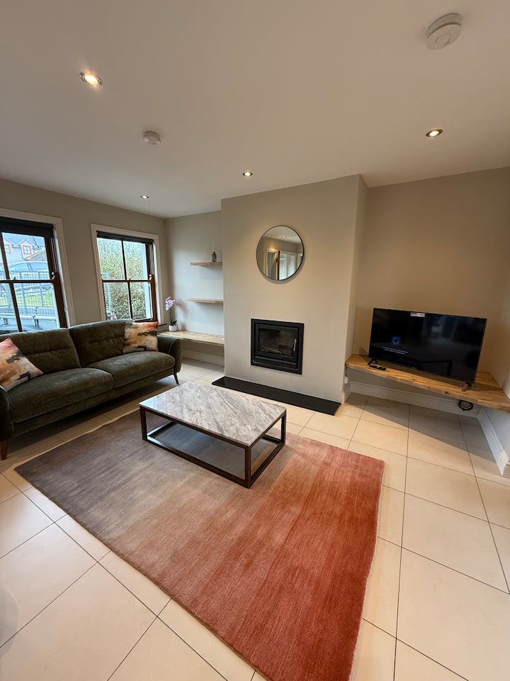 Entire Home, Dingle - Newly Renovated - Dingle