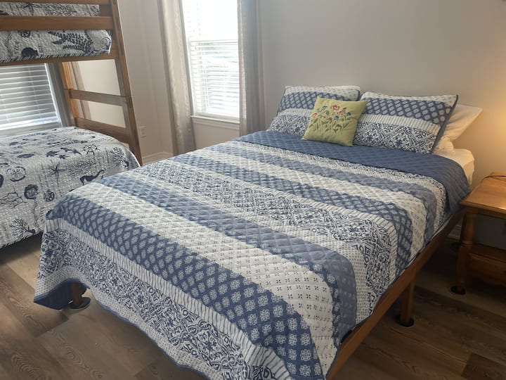 3. vendégszoba queen méretű ággyal és emeletes ággyal