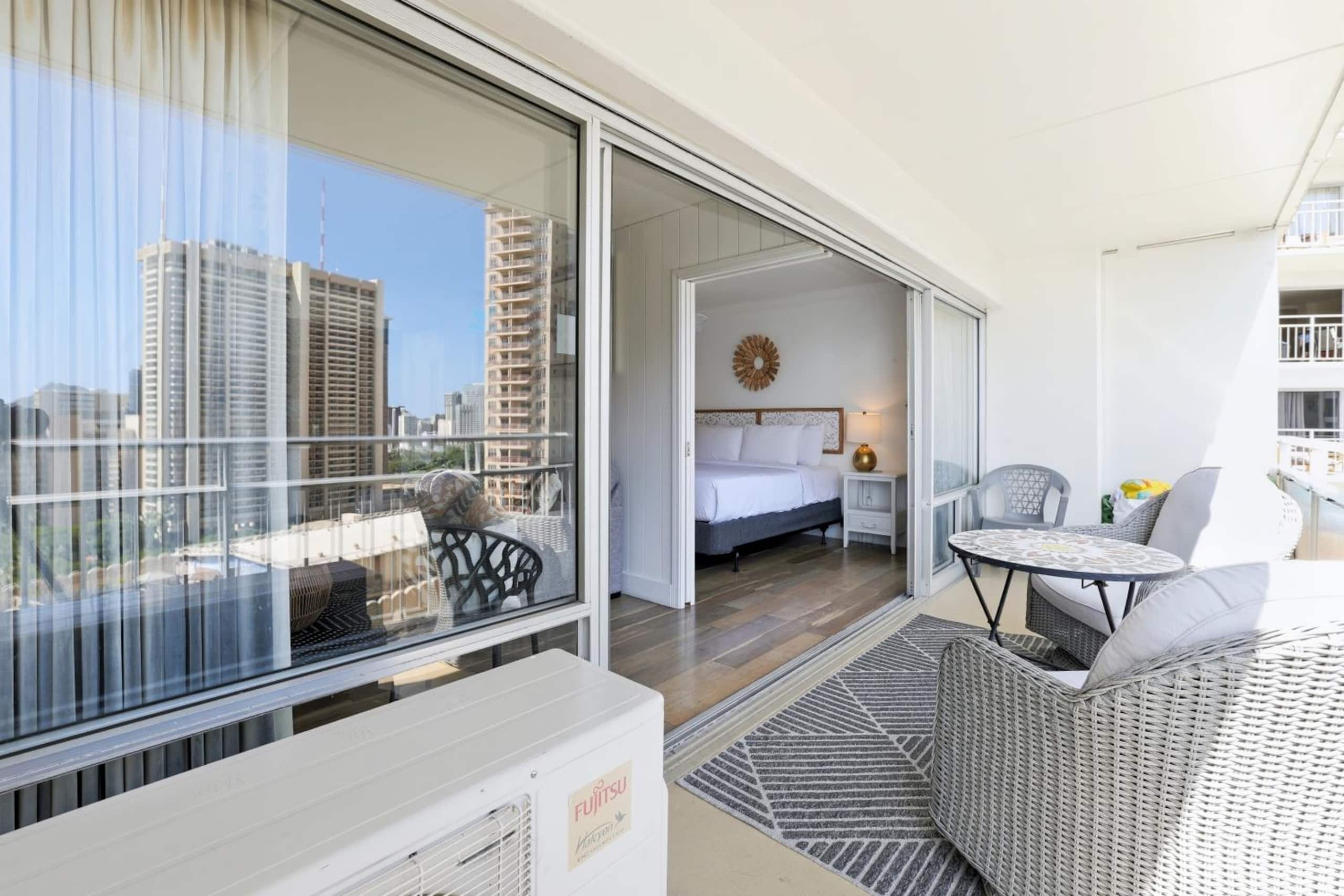 Condo in Honolulu · ★4.6 · 1 bedroom · 2 beds · 1 private bath - Image 14