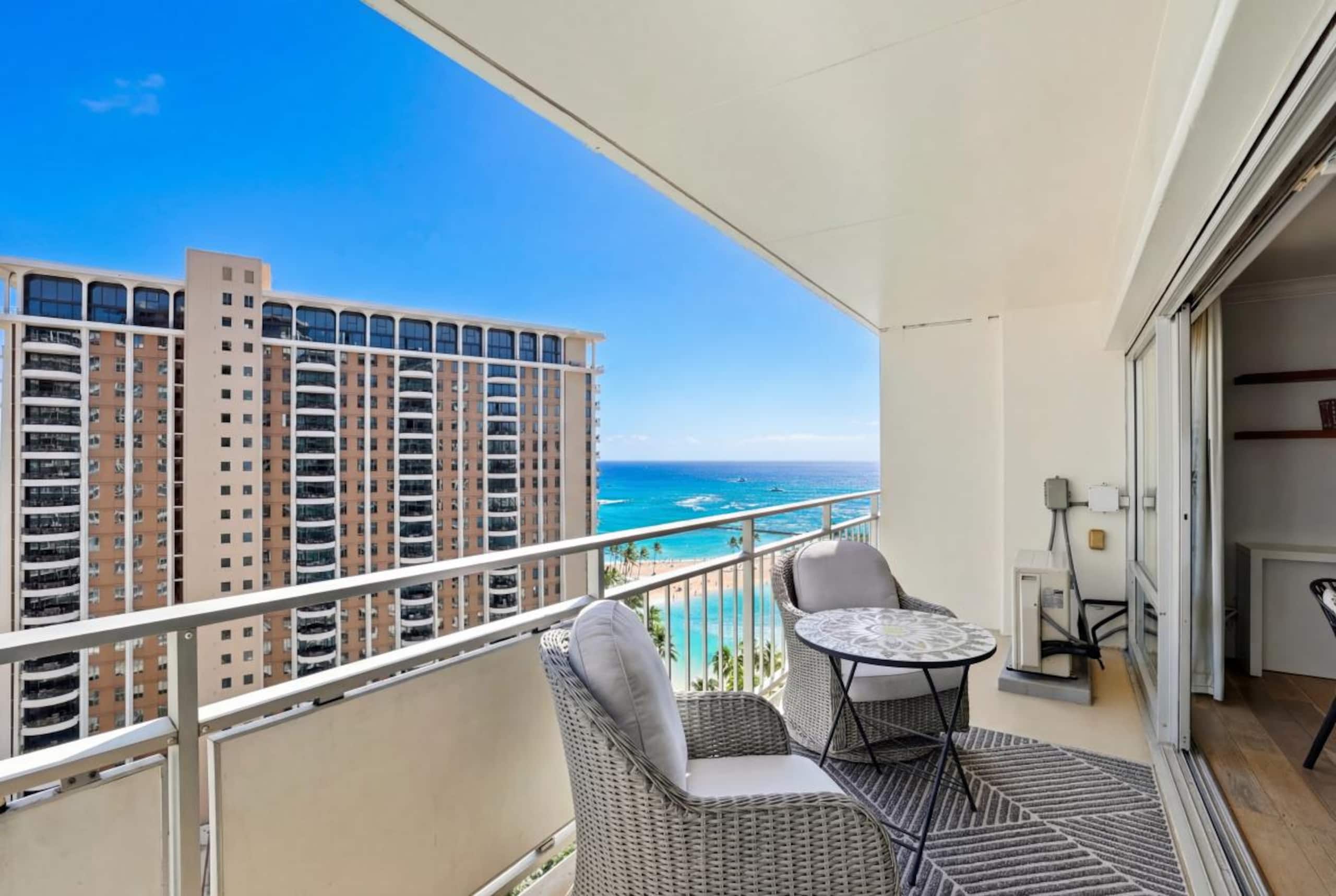 Condo in Honolulu · ★4.6 · 1 bedroom · 2 beds · 1 private bath - Image 38