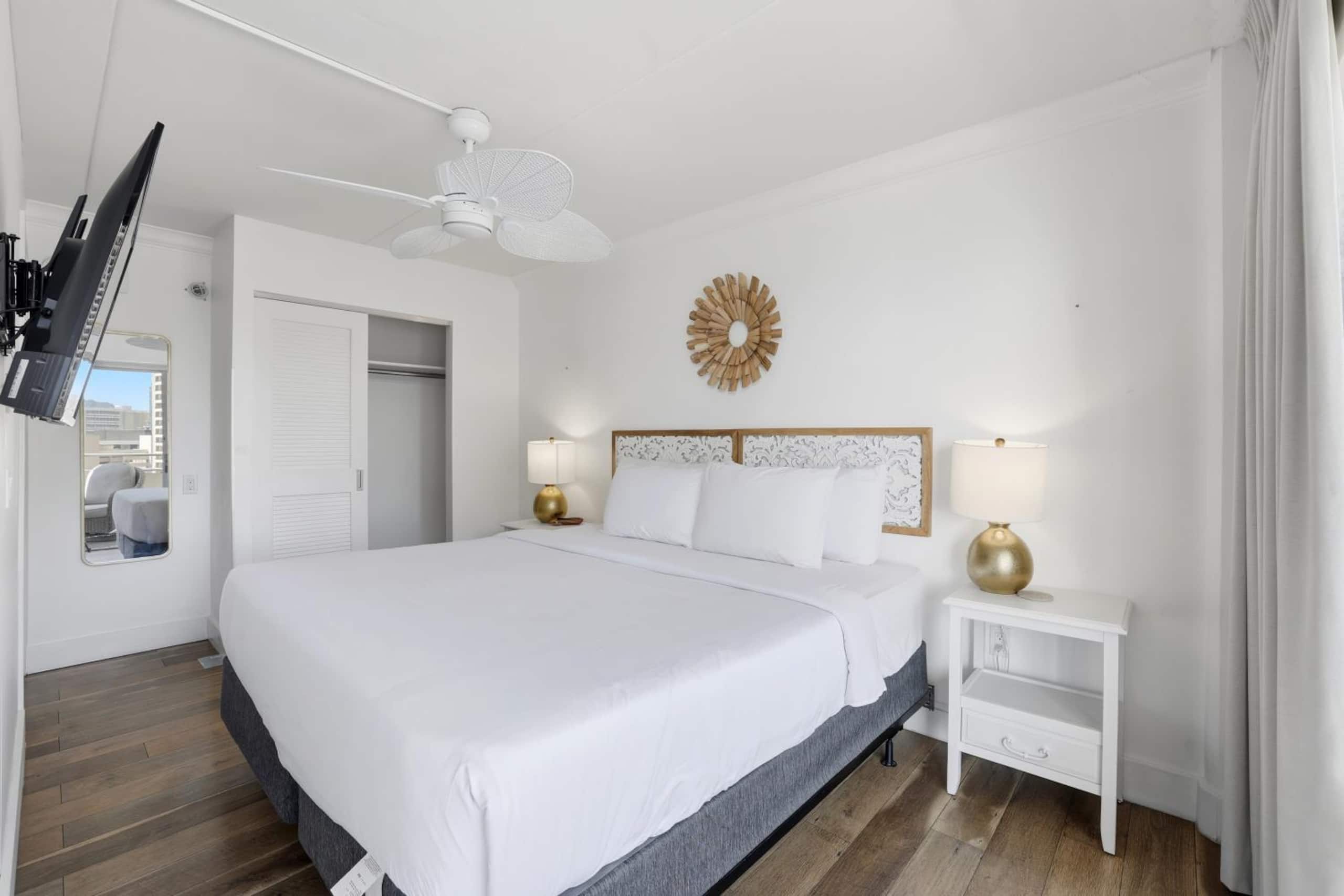 Condo in Honolulu · ★4.6 · 1 bedroom · 2 beds · 1 private bath - Image 11