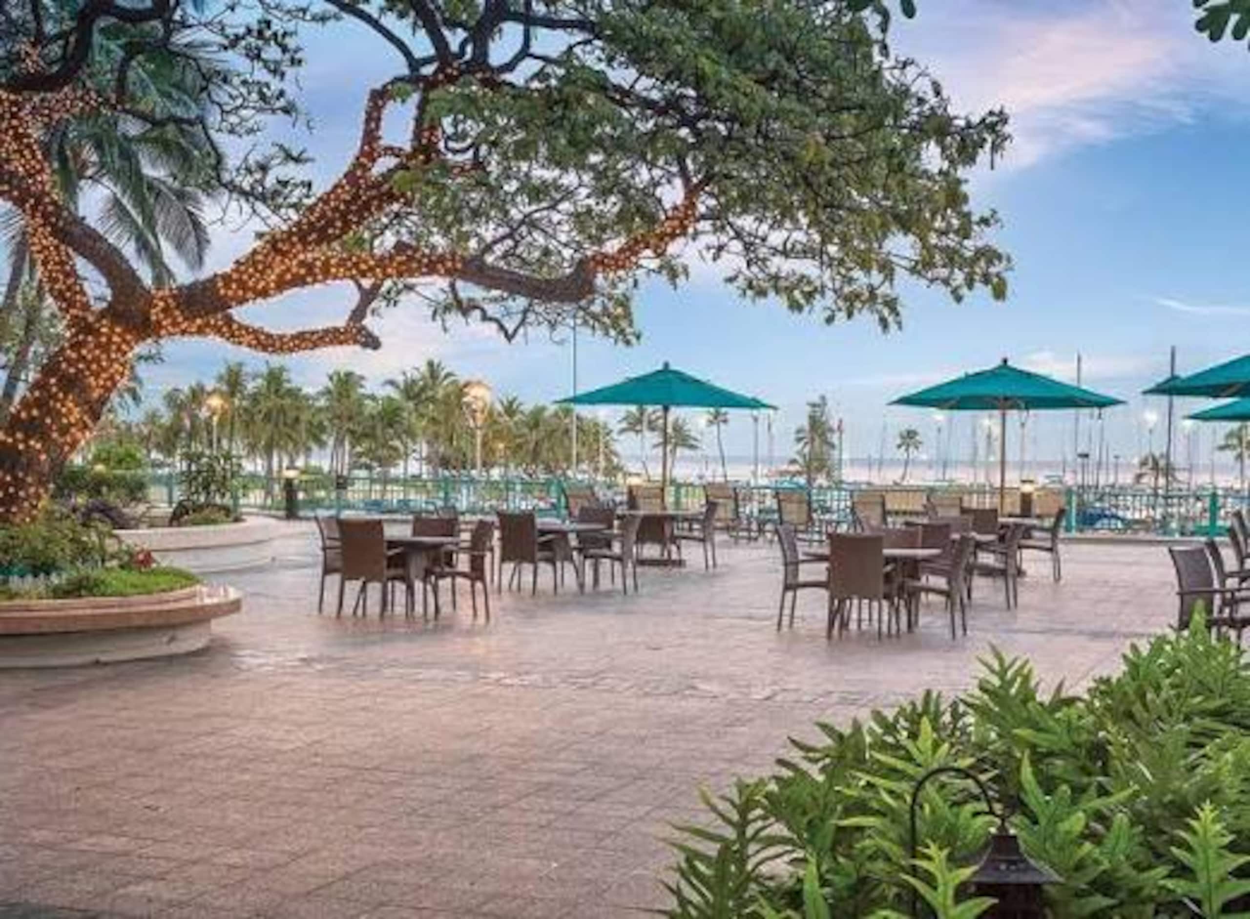 Condo in Honolulu · ★4.6 · 1 bedroom · 2 beds · 1 private bath - Image 23