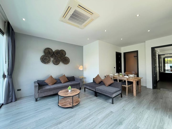 A Homely 2-bedroom Pool Villa Near Fitness Street - Phuket district, Thailand