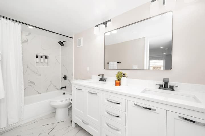 Luxury Master Suite | Private Spa Bath | Near Dc - Washington, D.C., DC