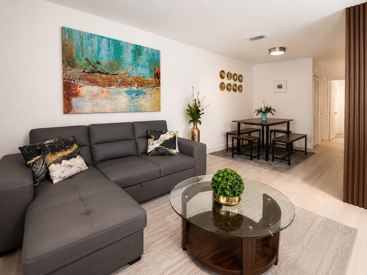 Stylish Miami Home | Brickell · Patio · 7 Guests - Miami