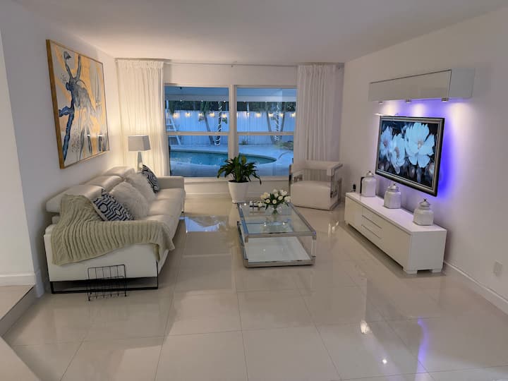 Luxury Retreat Con Vibes Tropicales - Margate, FL
