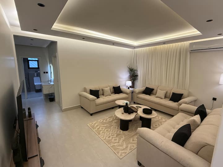 شقة غرفة وصالة مودرن بدخول ذاتي + (جاكوزي) - Aéroport du roi Khaled - Riyad (RUH)