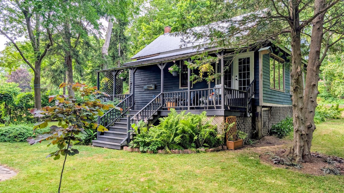 Cozy living room with gas fireplace