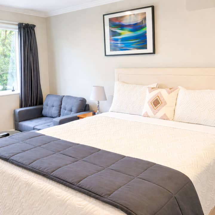 Private Ground Floor Two-bedroom Suite - Wellington