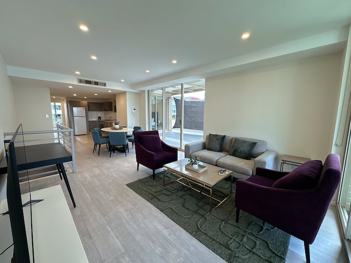 Spacious City View 3br Loft Apartment | Parking*2 - Sidney
