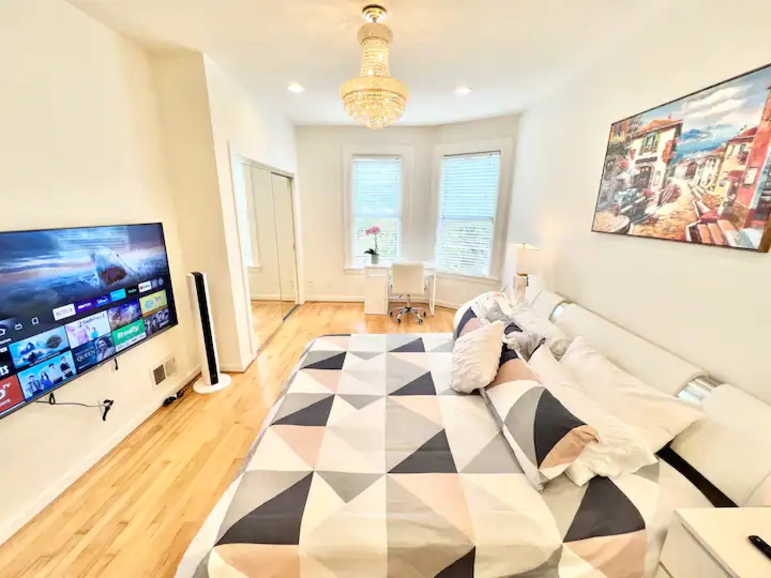 Home in San Francisco · ★5.0 · 4 bedrooms · 6 beds · 2.5 baths - Image 28